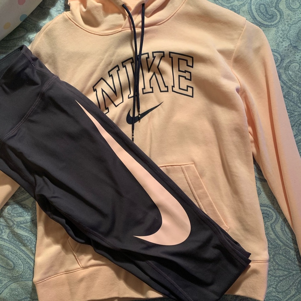 Nike women’s set